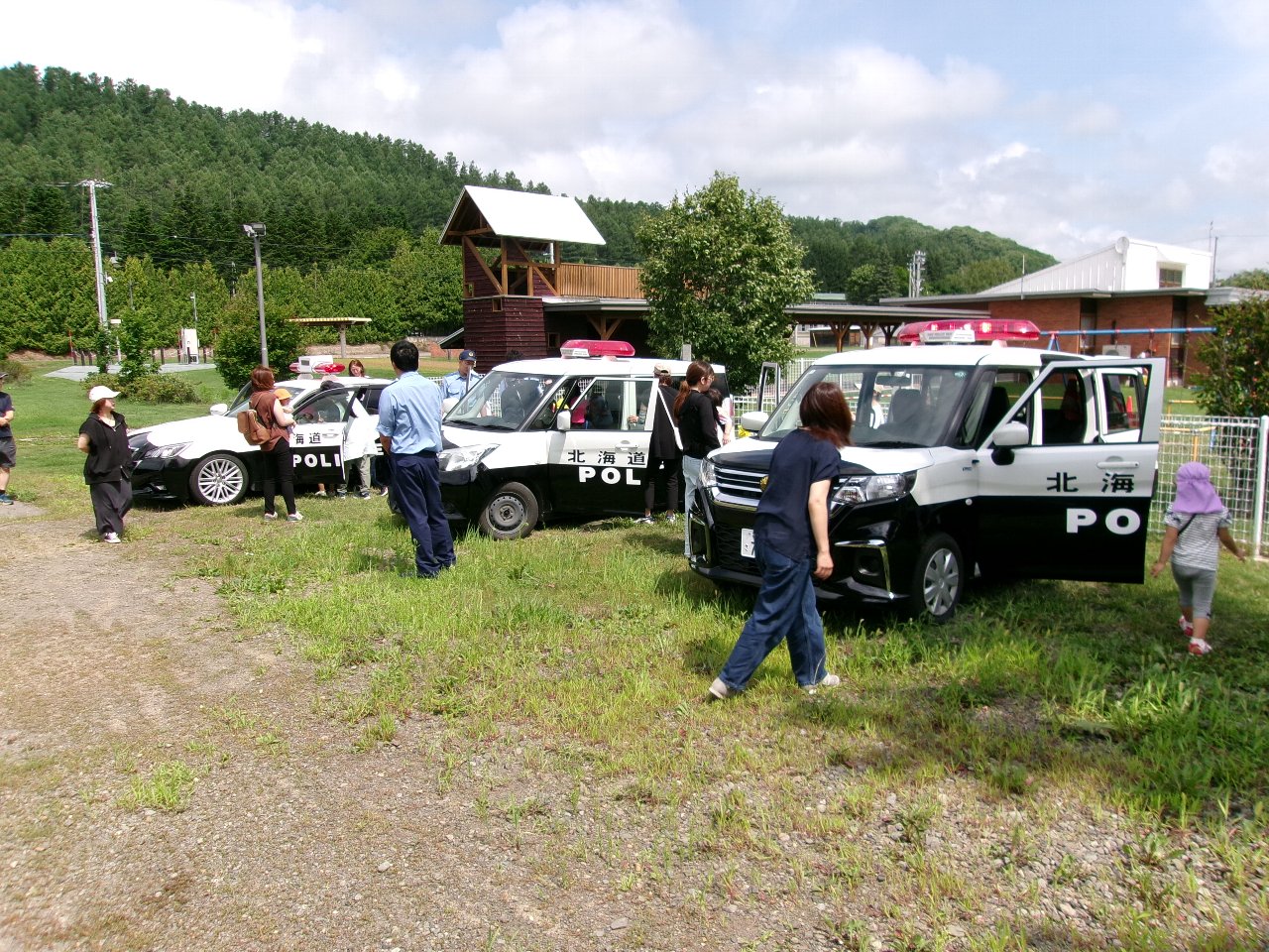 交通安全教室及びパトカー乗車体験の開催