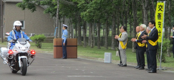 夏の交通安全運動出動式での様子