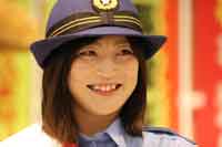 一日警察署長を務めた角田夏美選手