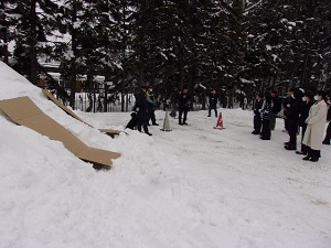 警察犬訓練展示見学のようす