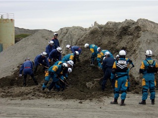 土砂災害現場からの救出救助訓練の様子