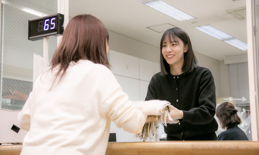 警察行政職員/落とし物窓口