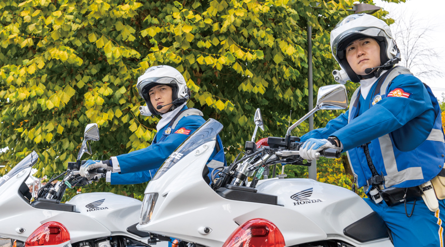 交通違反取締り（交通機動隊）