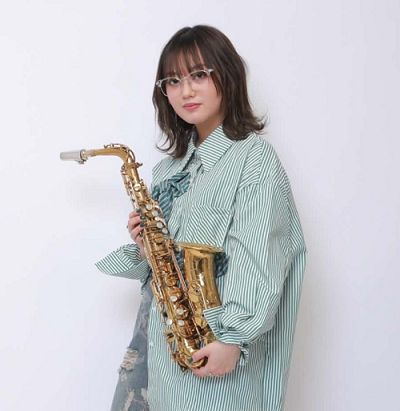 プロのジャズサックス奏者「村越葵」氏の写真